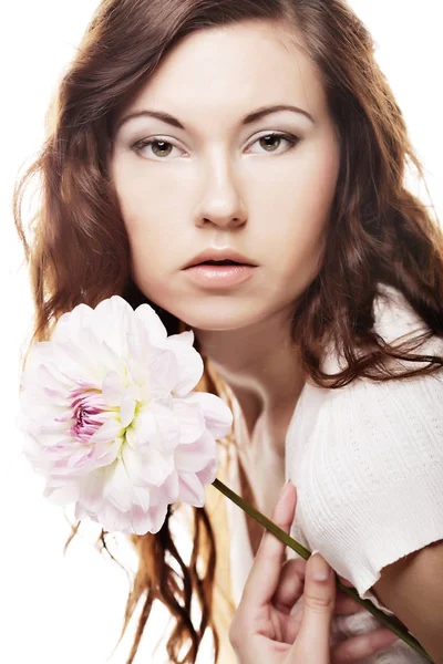 Mujer con grandes flores rosadas —  Fotos de Stock