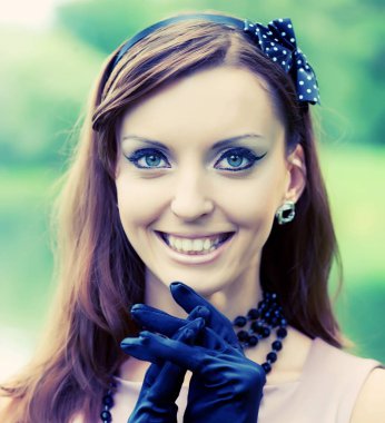 genç kadın Park'ta rahatlatıcı