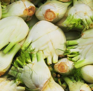 Süpermarkette taze sebzeler