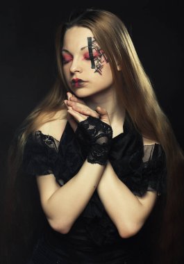 Yaratıcı yüz-sanat olan kadın