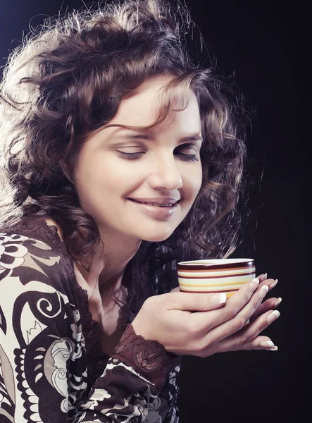 美人コーヒーを飲む — ストック写真