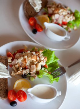 geleneksel Sezar salatası