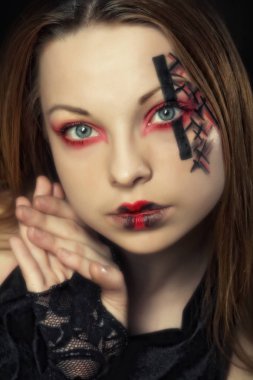 Yaratıcı yüz-sanat olan kadın