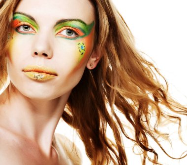 Güzel görünüyorsun. Genç kadın