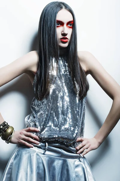 Fashion model vrouw met rode make-up — Stockfoto