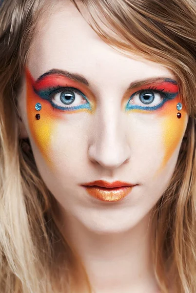 Creatieve make-up. Jonge vrouw. — Stockfoto