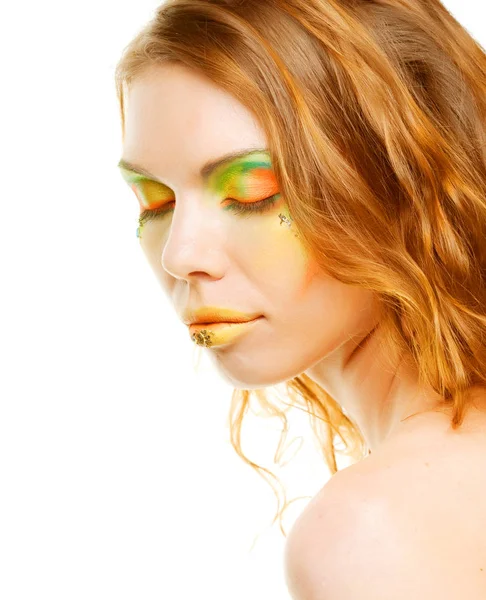 Vackra utseende. Ung kvinna med ljusa make up. — Stockfoto