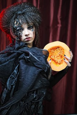 İle balkabağı ile. Halloween Tema. 