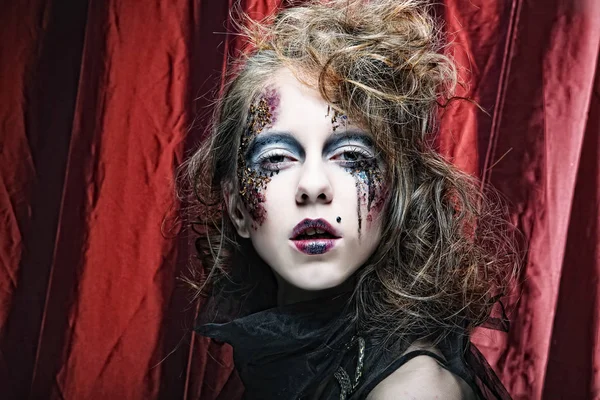 Mujer con maquillaje creativo. Tema Halloween . — Foto de Stock