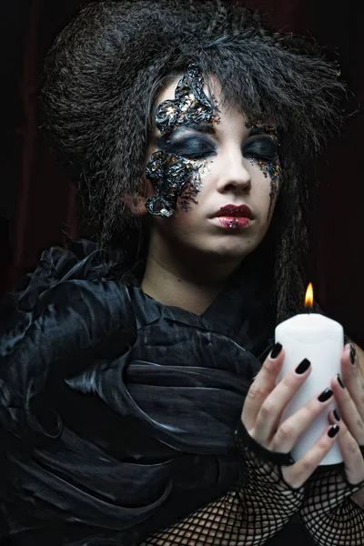 Gothic รูปภาพของผู้หญิงที่มีเทียน . — ภาพถ่ายสต็อก