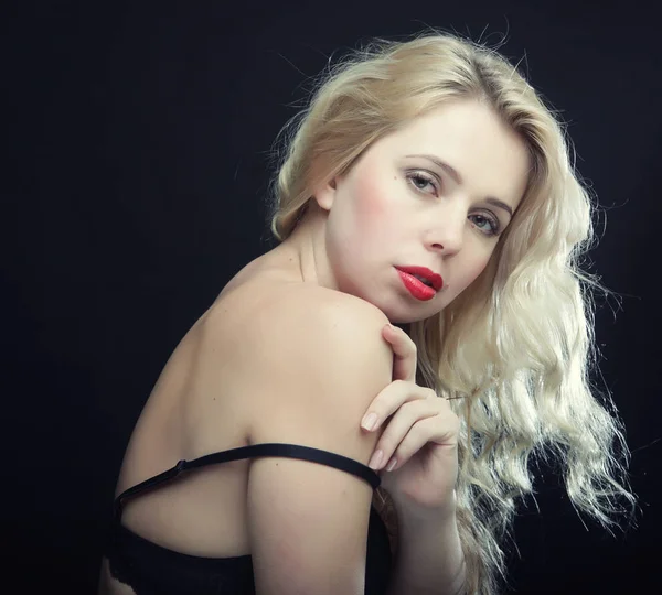 Сексуальна блондинка жінка — стокове фото