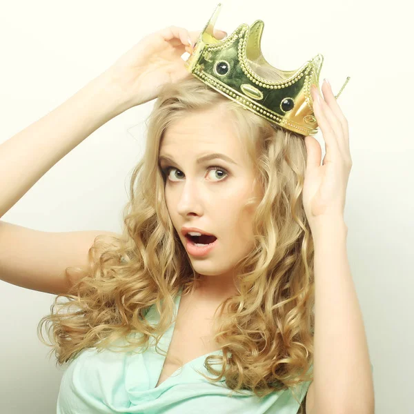 Woman in crown — Stock Photo, Image