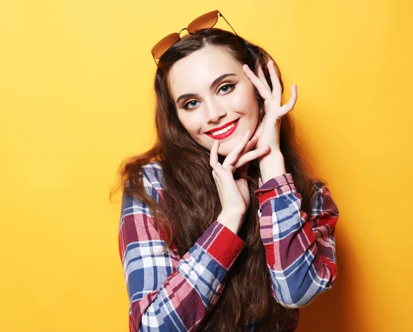 Close up portrait of young cheerful beautiful girl — Stock Photo, Image