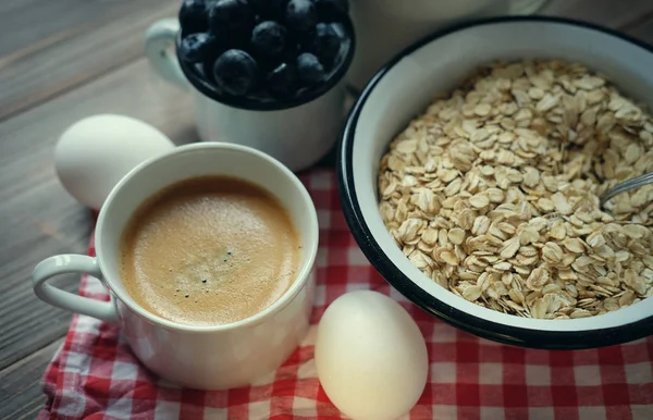 Healthy Breakfast Oatmeal Porridge Boiled Egg Milk Fresh Berries Coffee — Stock Photo, Image