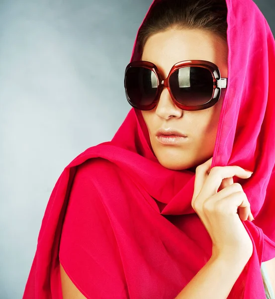 Beautiful woman wearing sunglasses — Stock Photo, Image