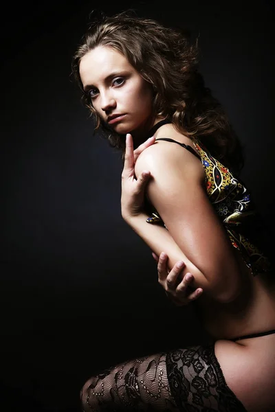 Vacker ung kvinna i sexiga underkläder — Stockfoto