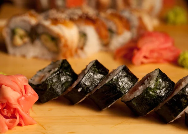 Sushi. Rolos. de perto — Fotografia de Stock