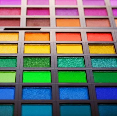 çok renkli göz gölgeler