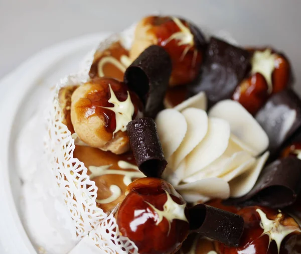 Вкусный Торт Шоколадом Карамелью — стоковое фото