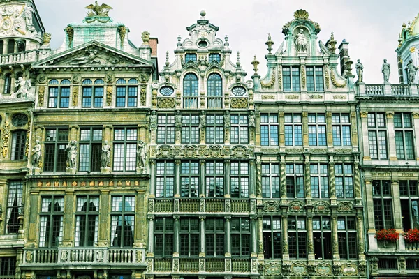 GuildHalls tarihinde grand place, brussels, Belçika. 