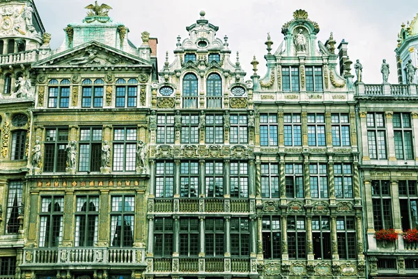 Guildhalls en la Grand Place, Bruselas, Bélgica . —  Fotos de Stock