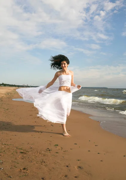 해변에 하얀 천사 — 스톡 사진