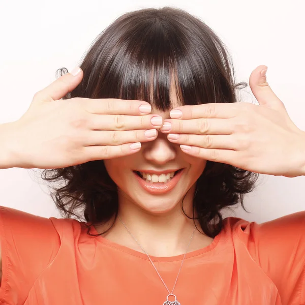 Mujer cubriendo sus ojos —  Fotos de Stock