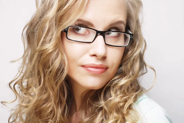 Blondýnka s brýlemi — Stock fotografie