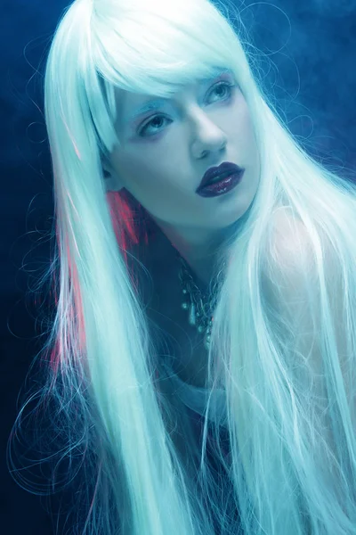 Woman with magnificent white  hair — Stock Photo, Image