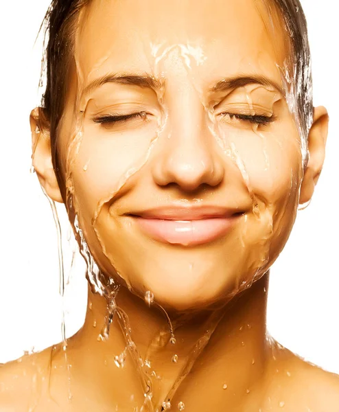 Donna faccia con goccia d'acqua — Foto Stock