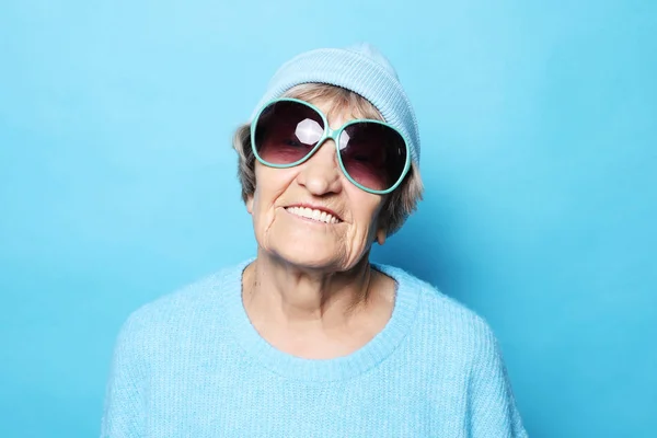 Legrační šťastná babička — Stock fotografie