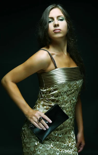 Elegante chica en vestido de oro , — Foto de Stock