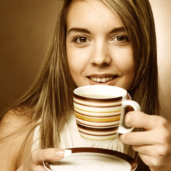 Mulher com uma xícara de café — Fotografia de Stock