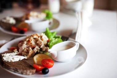 geleneksel Sezar salatası