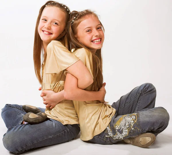 Två små flickor — Stockfoto