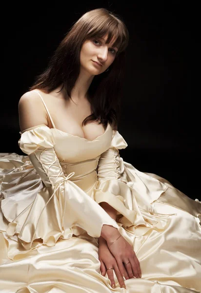 Fehér ruhás ifjú hercegnő — Stock Fotó