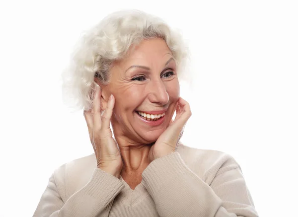 Estilo de vida, emoção e conceito de pessoas: Grey haired old nice beautiful laughing woman. Isolado sobre fundo branco — Fotografia de Stock