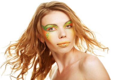 Güzel görünüyorsun. parlak makyaj