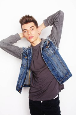  studio poz erkek moda