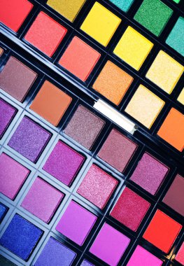 çok renkli göz gölgeler