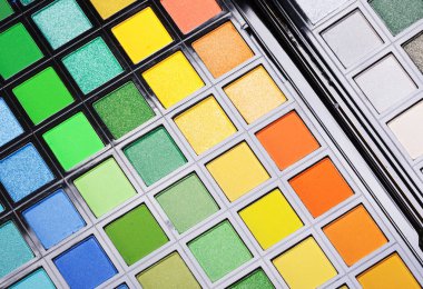 çok renkli göz gölgeler