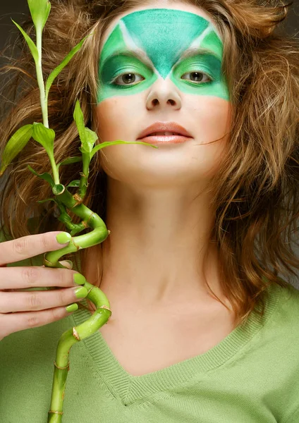 竹，创意化妆的女人 — 图库照片