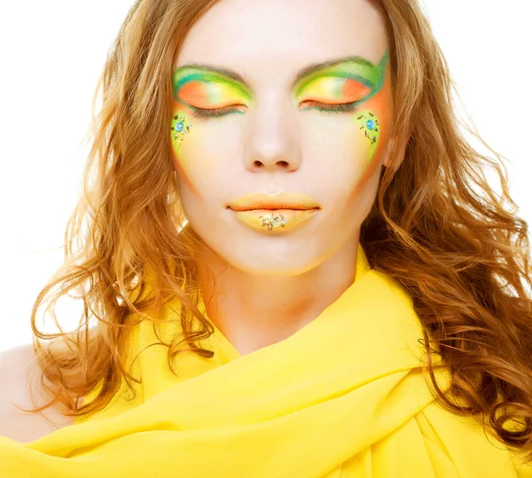Ung kvinna. Närbild. Kreativ makeup. — Stockfoto