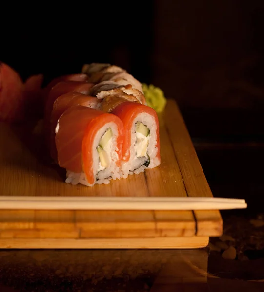 Traditionelles japanisches Essen - Rolle — Stockfoto