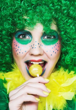  yaratıcı vecih ile kız