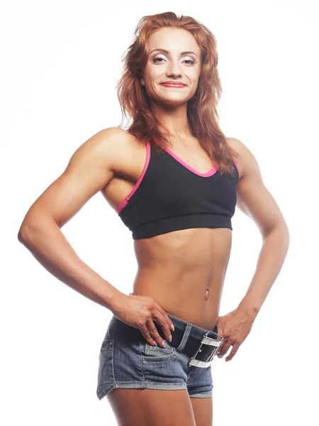 Sportig muskulös kvinna — Stockfoto