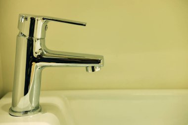 Modern banyo musluğu