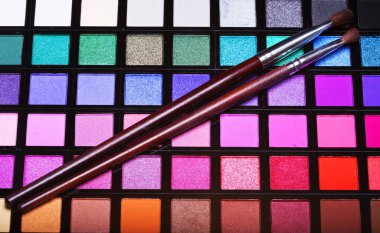  çok renkli göz gölgeler