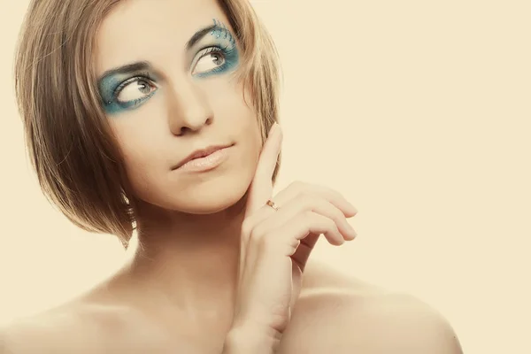Kreatives Make-up. junge Frau — Stockfoto