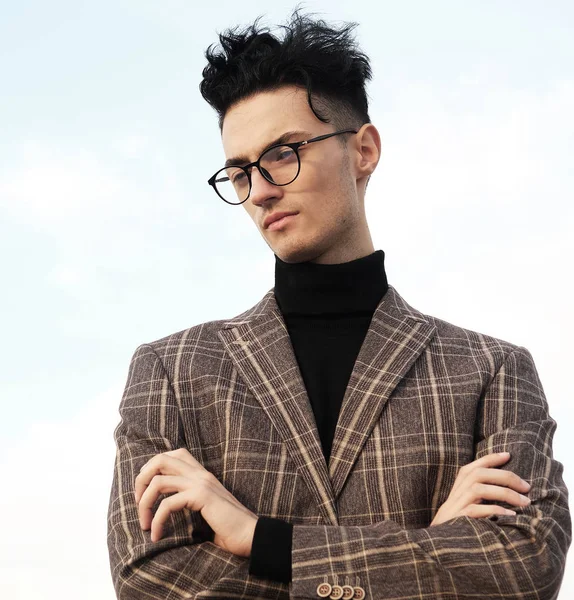 Elegant fashionable man in glasses outdoor, summer day — Stock Photo, Image